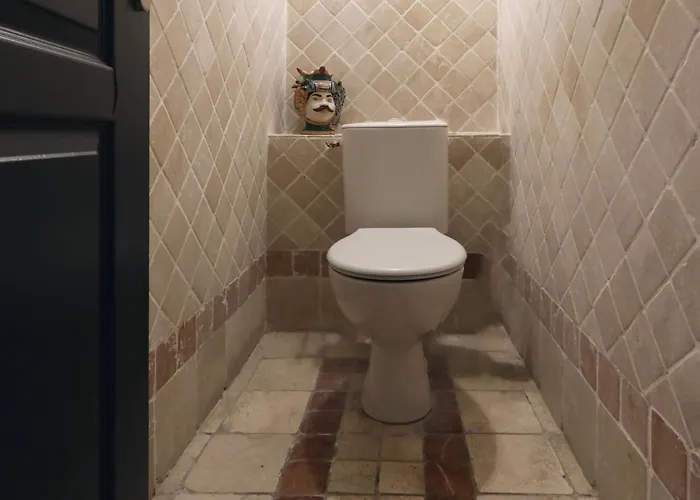 Konukevi Les Canoubiers Luxe Et Serenite Au Coeur De Spacieuses Avec Jardin Enchanteur Saint-Tropez