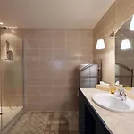 Les Canoubiers Luxe Et Serenite Au Coeur De Spacieuses Avec Jardin Enchanteur Penzion 3*