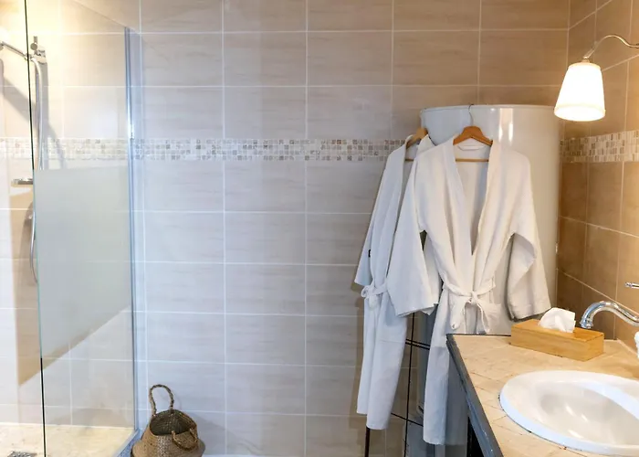 Les Canoubiers Luxe Et Serenite Au Coeur De Spacieuses Avec Jardin Enchanteur Gasthuis Saint-Tropez