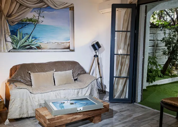 Les Canoubiers Luxe Et Serenite Au Coeur De Spacieuses Avec Jardin Enchanteur Gasthuis Saint-Tropez